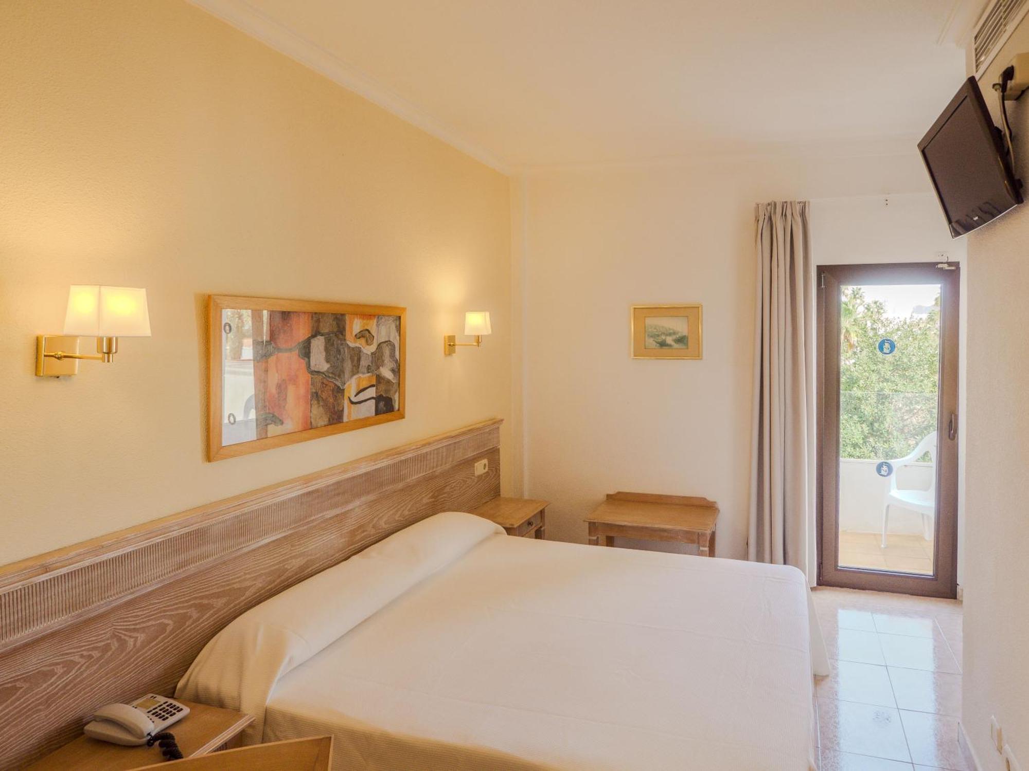 Hotel Santa Maria Playa Кала-Мільор Екстер'єр фото
